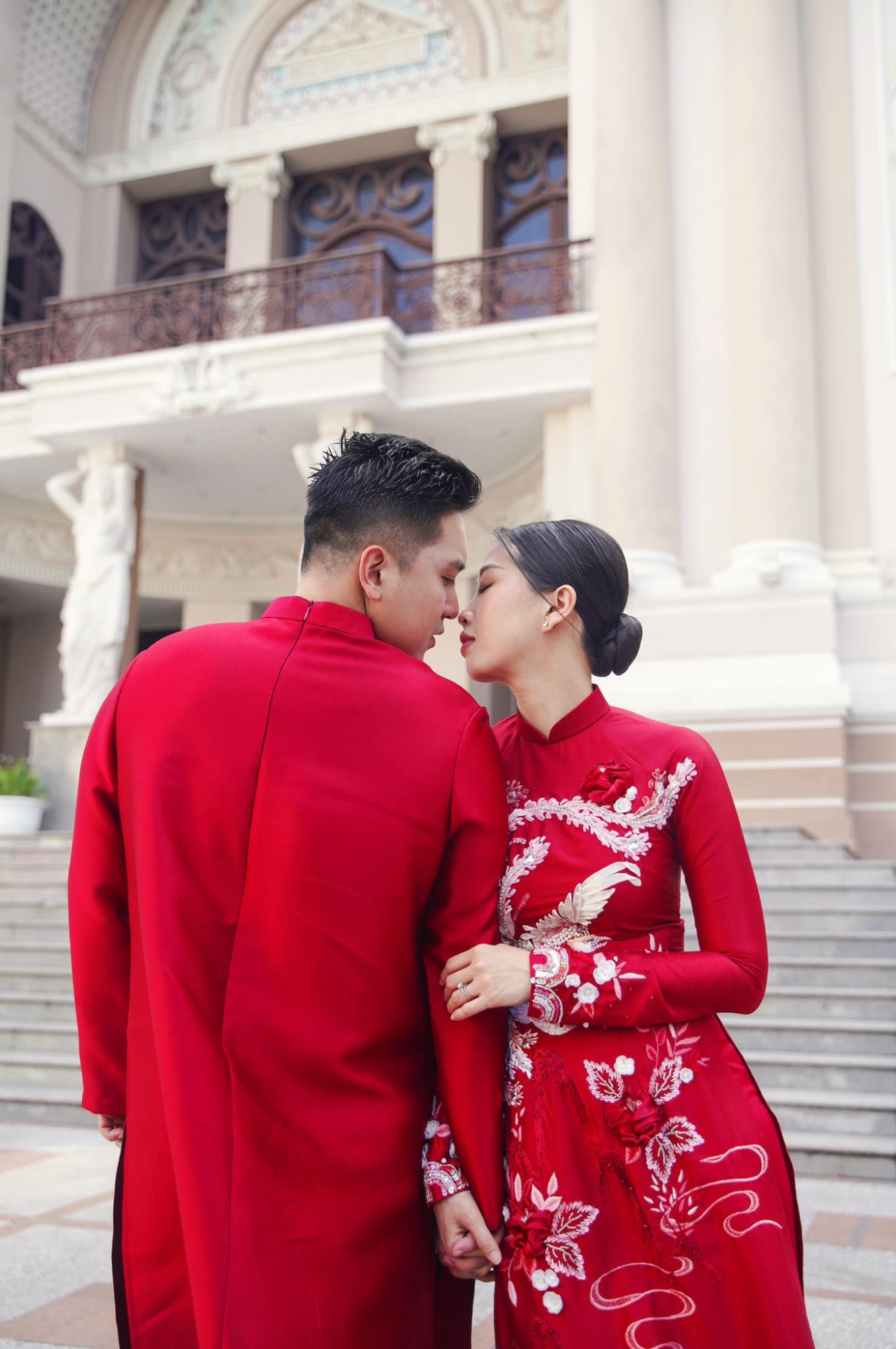 Không kém cạnh Diệu Nhi – Anh Tú, Liêu Hà Trinh “xả kho” loạt ảnh cưới đẹp xuất thần đậm chất Việt Nam - Ảnh 5